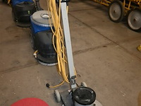Numatic vloerpoliermachine - afbeelding 1 van  6
