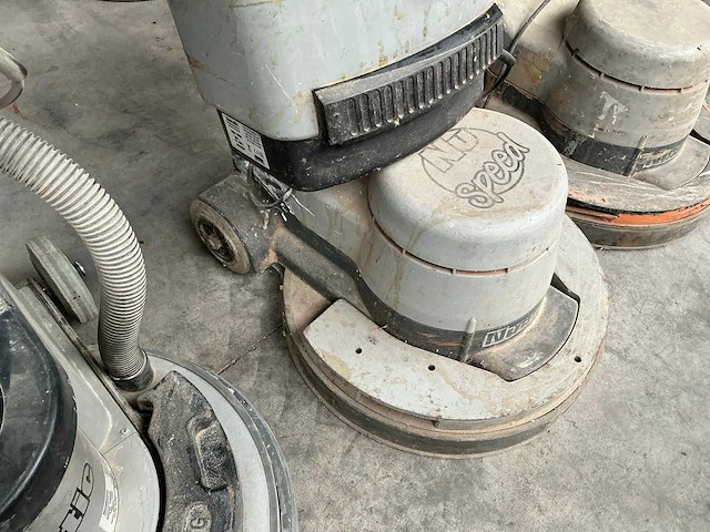 Numatic vloerschuurmachine / boenmachine (3x) - afbeelding 5 van  11