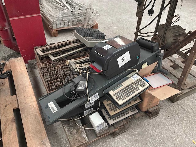 Nummerplaatmachines (3x) - afbeelding 1 van  5