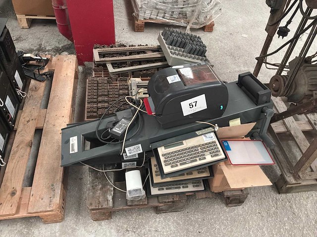 Nummerplaatmachines (3x) - afbeelding 2 van  5