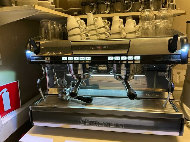 Nuova simonelli aurelia ii met fiorenzato f64/e koffiemolen koffie- & espressomachines - afbeelding 1 van  10