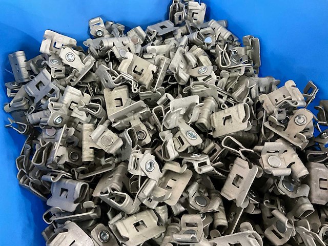 Nvent 5.59 kg houders voor kabelbinders met flensklem - afbeelding 3 van  7