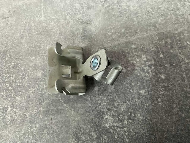 Nvent 5.59 kg houders voor kabelbinders met flensklem - afbeelding 5 van  7