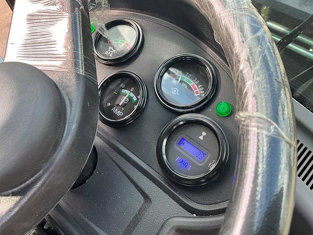 Nycheki y25-42 shovel / wiellader met cabine en graafbak - afbeelding 31 van  37