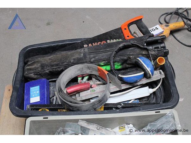 O.a. diverse handgereedschap verf- en schoonmaakbenodigdheden elektrische gereedschap toebehoren - afbeelding 4 van  4