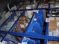 O.a. geberit onderdelen - geberit - toilet onderdelen cimbera onderdelen - cimbera - diverse koppelingen kranen - diverse types afvoerpijpen - flexibel - afbeelding 1 van  4