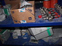 O.a. geberit onderdelen - geberit - toilet onderdelencimbera onderdelen - cimbera - diverse koppelingenkranen - diverse typesafvoerpijpen - flexibel - afbeelding 3 van  4