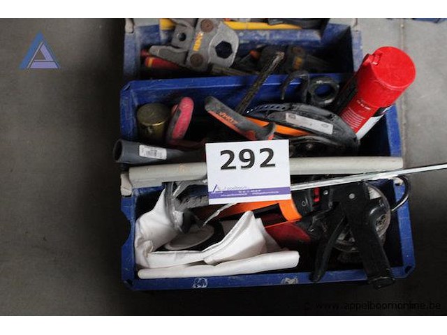 O.a. handgereedschap diversen ijzerschaar verfroller diversen in berner bakken - berner - afbeelding 3 van  3