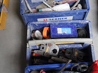 O.a. handgereedschap diversenijzerschaarverfrollerdiversen in berner bakken - berner - afbeelding 3 van  3