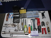 O.a. set boorbits - diverse maten stanleymes verstelbare sleutel gereedschapset - diverse items kegelsnijkers set nietpistool - gespia gasbrander krimptang - afbeelding 1 van  4