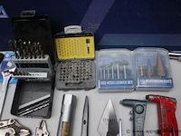 O.a. set boorbits - diverse maten stanleymes verstelbare sleutel gereedschapset - diverse items kegelsnijkers set nietpistool - gespia gasbrander krimptang - afbeelding 2 van  4