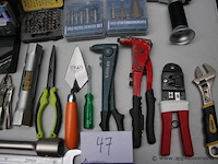 O.a. set boorbits - diverse maten stanleymes verstelbare sleutel gereedschapset - diverse items kegelsnijkers set nietpistool - gespia gasbrander krimptang - afbeelding 3 van  4