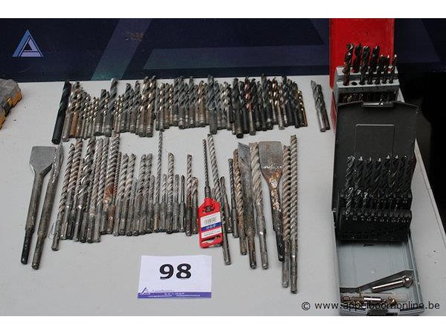 O.a. set boren - diverse maten beitels - diverse maten boorcassette - diverse maten - afbeelding 1 van  3