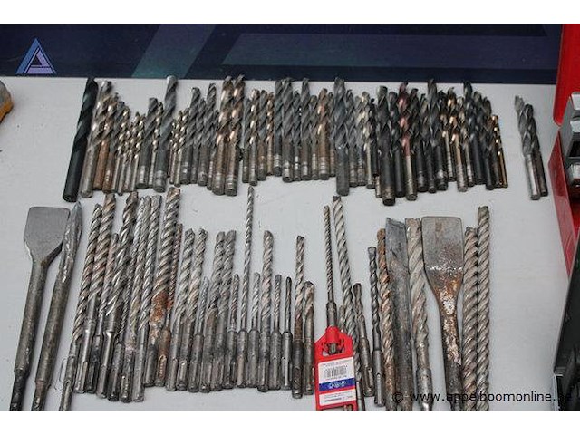 O.a. set boren - diverse maten beitels - diverse maten boorcassette - diverse maten - afbeelding 2 van  3