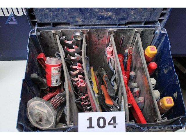 O.a. set schroevendraaiers - diverse maten set tangen - diverse maten set moersleutels - diverse maten kitpistool handgereedschap diversen - afbeelding 2 van  3