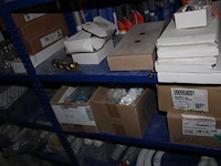 O.a. set thermostatische mengkranen - viega - diverse types set inbouwdozen - viega - diverse types set verbindingselementen - viega - diverse types set buisklemmen - viega - diverse types installatiemateriaal diversen - afbeelding 3 van  4