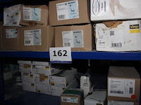 O.a. set thermostatische mengkranen - viega - diverse types set inbouwdozen - viega - diverse types set verbindingselementen - viega - diverse types set buisklemmen - viega - diverse types installatiemateriaal diversen - afbeelding 4 van  4