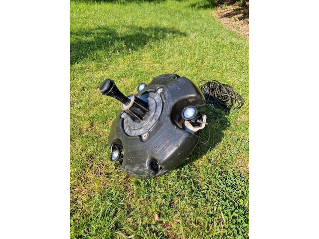 Oase pondjet eco premium met verlichting - afbeelding 2 van  7