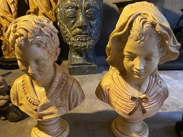 Object - set beelden en decoratieve objecten – hout, hars, steen en metaal - afbeelding 6 van  7