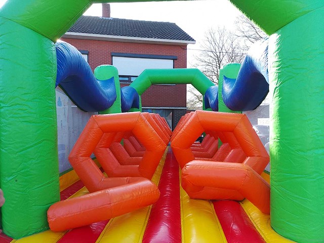 Obstacle course & bouncy castle - afbeelding 1 van  2
