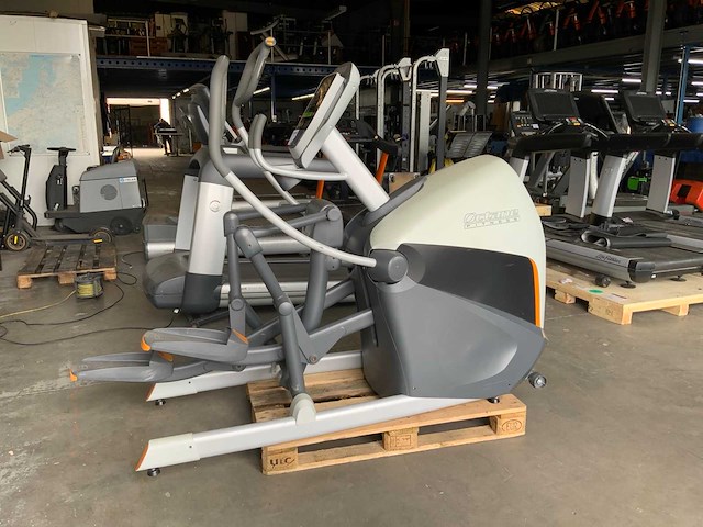 Ocatane xt one elliptical crosstrainer - afbeelding 1 van  4