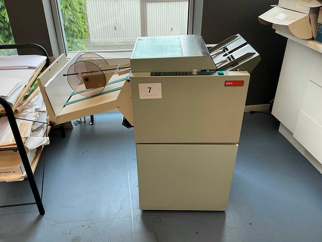 Océ 80 manuele plooi- en nietmachine - afbeelding 1 van  7