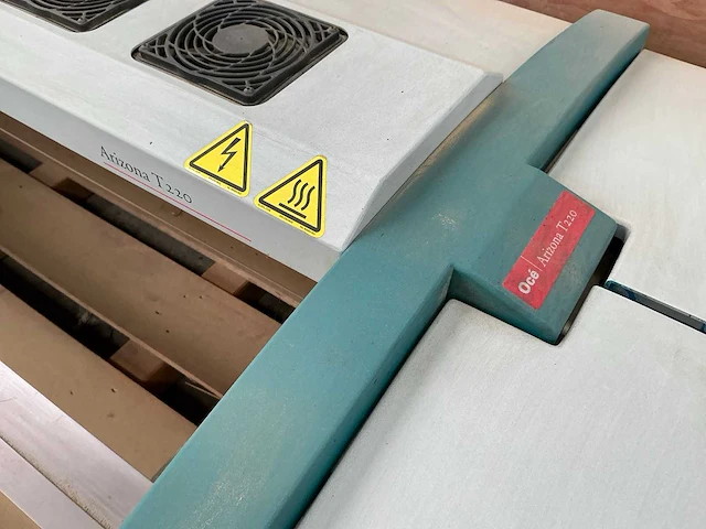 Océ arizona t220 flatbedprinter uv - afbeelding 8 van  10