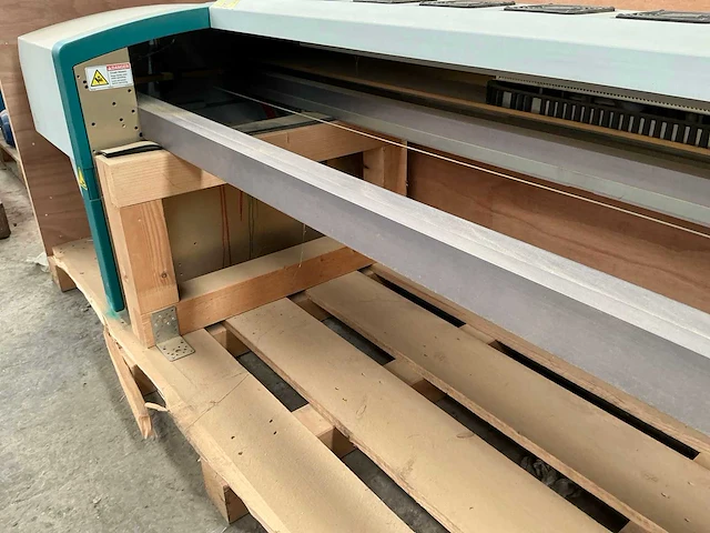 Océ arizona t220 flatbedprinter uv - afbeelding 9 van  10