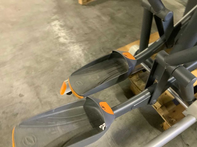 Octane x tone elliptical crosstrainer - afbeelding 2 van  5