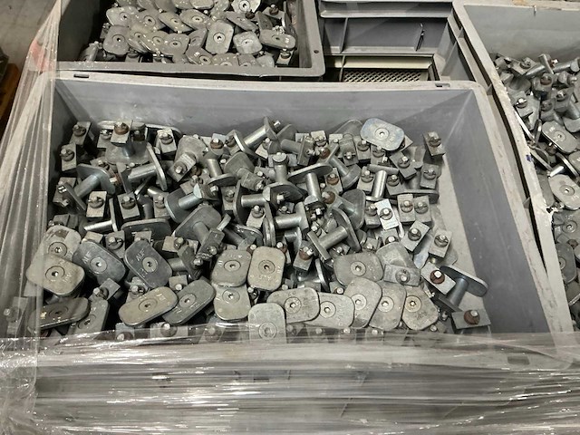 Octanorm doppelboden combinatielot modulaire beursstandvloer - afbeelding 8 van  8