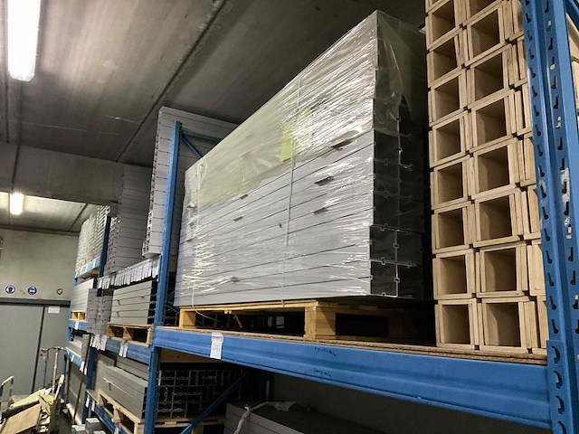 Octanorm maxima standenbouw grote partij aluminium systeem - afbeelding 25 van  27