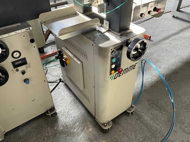 Oemme semi-automatische productielijn - afbeelding 15 van  15