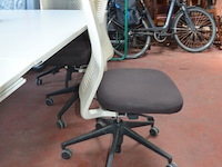 Office bench 4 personen 320x160 cm, 2 rol ladeblokken, 3 bureelstoelen met stoffen zit en pvc rug (54,57,58) - afbeelding 10 van  10
