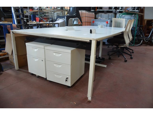 Office bench 4 personen 320x160 cm, 2 rol ladeblokken, 3 bureelstoelen met stoffen zit en pvc rug (54,57,58) - afbeelding 5 van  10