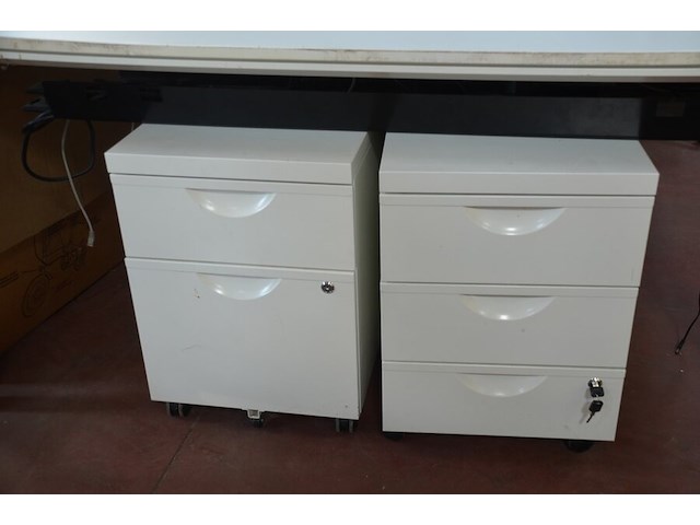 Office bench 4 personen 320x160 cm, 2 rol ladeblokken, 3 bureelstoelen met stoffen zit en pvc rug (54,57,58) - afbeelding 6 van  10