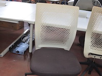 Office bench 4 personen 320x160 cm, 2 rol ladeblokken, 3 bureelstoelen met stoffen zit en pvc rug (54,57,58) - afbeelding 9 van  10