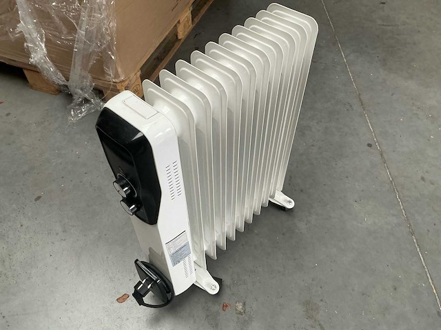 Oil filled radiator nsc-250-11f1 elektrische verwarming (26x) - afbeelding 1 van  5