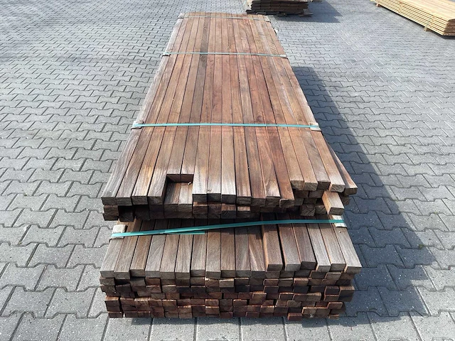 Okan hardhouten onderliggers geschaafd 3050-3350x57x42mm (204x) - afbeelding 1 van  3