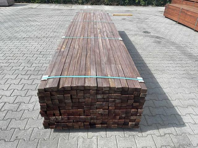Okan hardhouten onderliggers geschaafd 3950x57x42mm (102x) - afbeelding 1 van  3