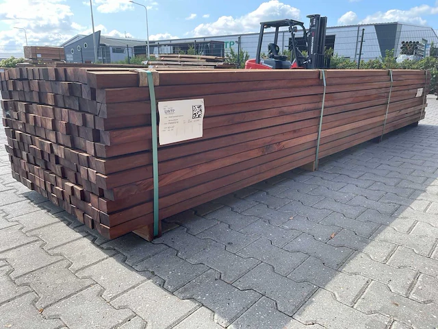 Okan hardhouten regels geschaafd 3950x57x42mm (102x) - afbeelding 1 van  3