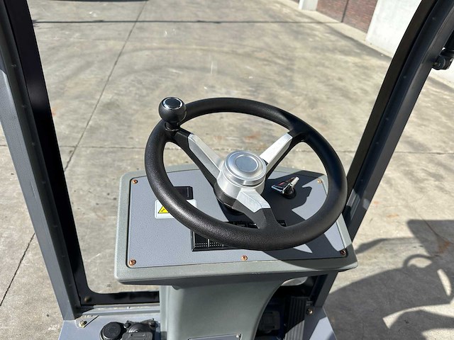 Okg - 2025 - dy-1400p - zelfrijdende veegmachine - afbeelding 2 van  22