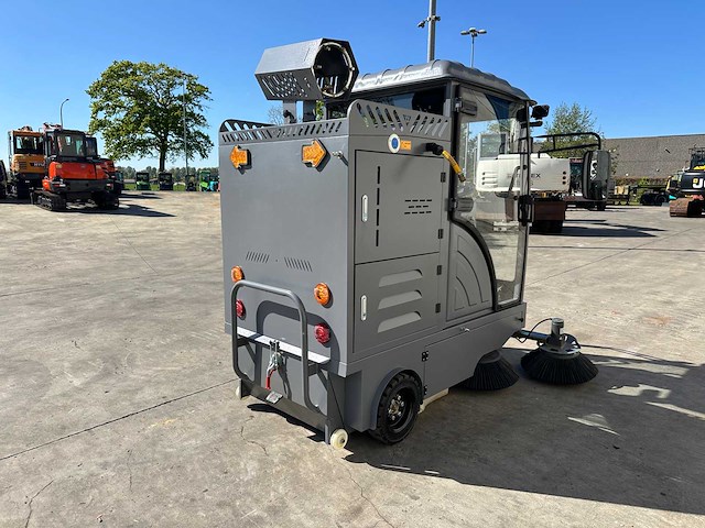 Okg - 2025 - dy2000 - straatveegmachine - afbeelding 32 van  36