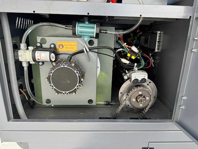Okg - 2025 - dy2000 - straatveegmachine - afbeelding 34 van  36