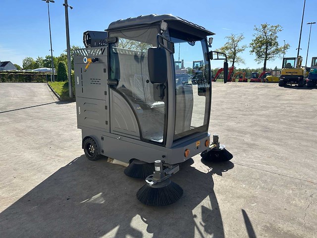 Okg - 2025 - dy2000 - straatveegmachine - afbeelding 3 van  36