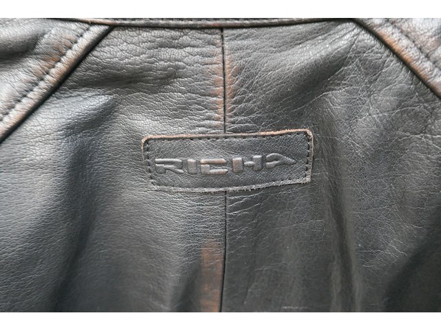 Old timer moto honda (1984 / jh2 rc2 101 em 005 952) + lederen motorjas richa - afbeelding 15 van  16