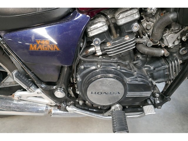 Old timer moto honda (1984 / jh2 rc2 101 em 005 952) + lederen motorjas richa - afbeelding 9 van  16