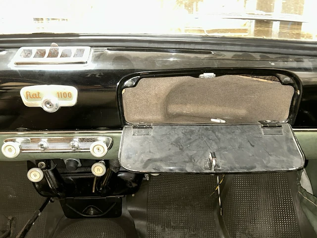Oldtimer fiat 1100 - afbeelding 29 van  52