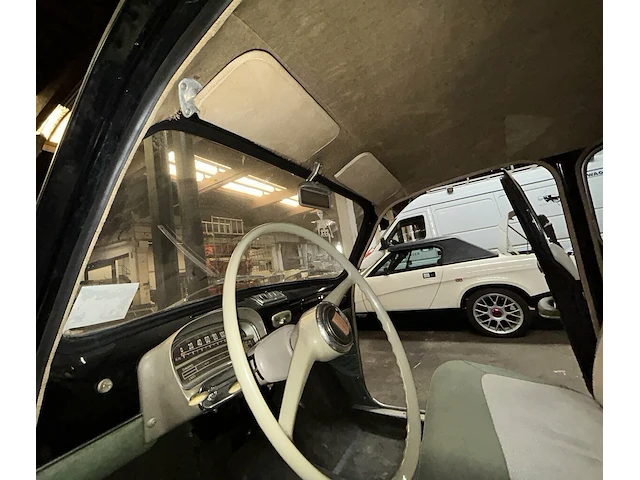 Oldtimer fiat 1100 - afbeelding 46 van  52