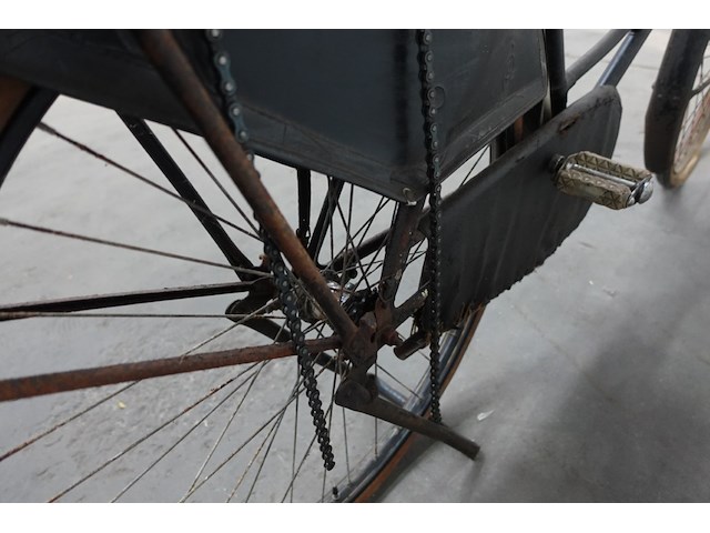 Oldtimer fiets jaren 30 - afbeelding 8 van  9