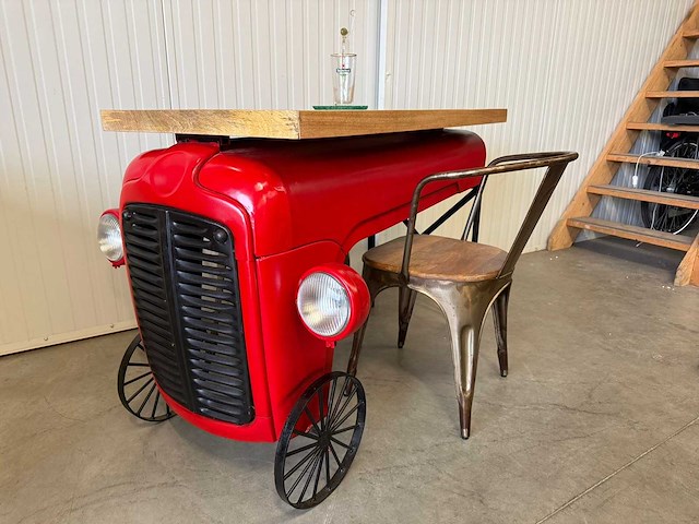 Oldtimer tractor - barmeubel - afbeelding 1 van  5